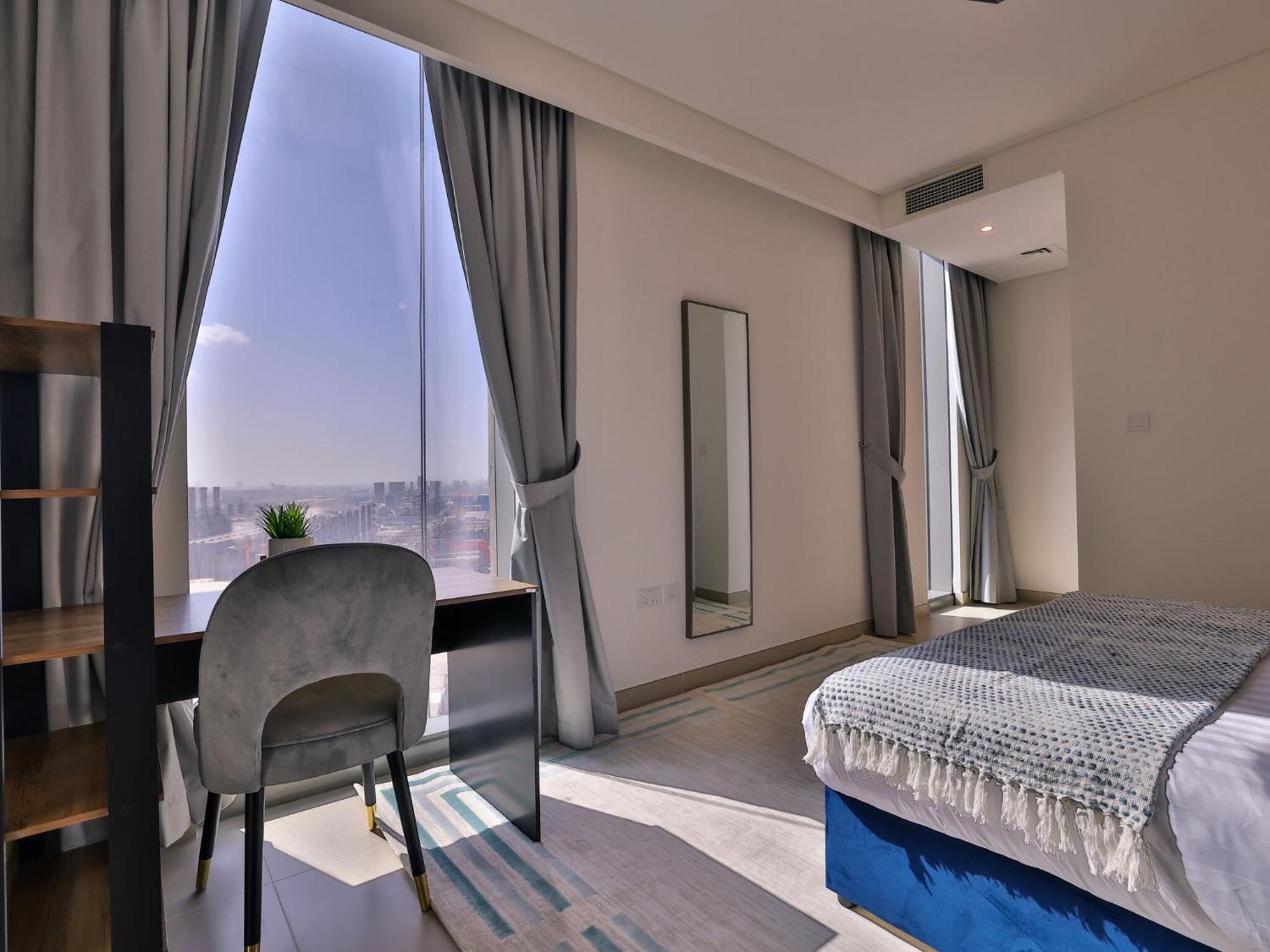 Luxurious Apartments Dubai Marina Views Pool Gym By Sojo Stay Exterior photo