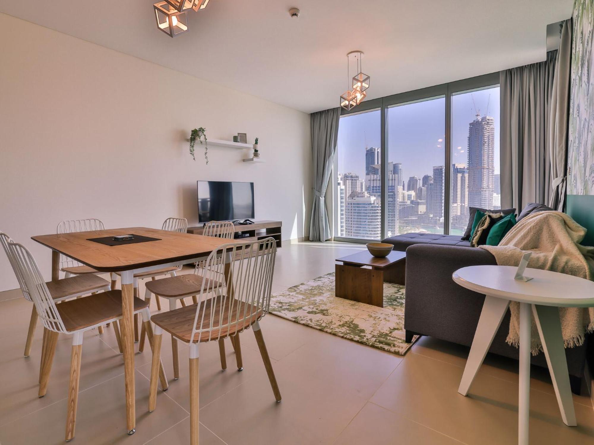 Luxurious Apartments Dubai Marina Views Pool Gym By Sojo Stay Exterior photo