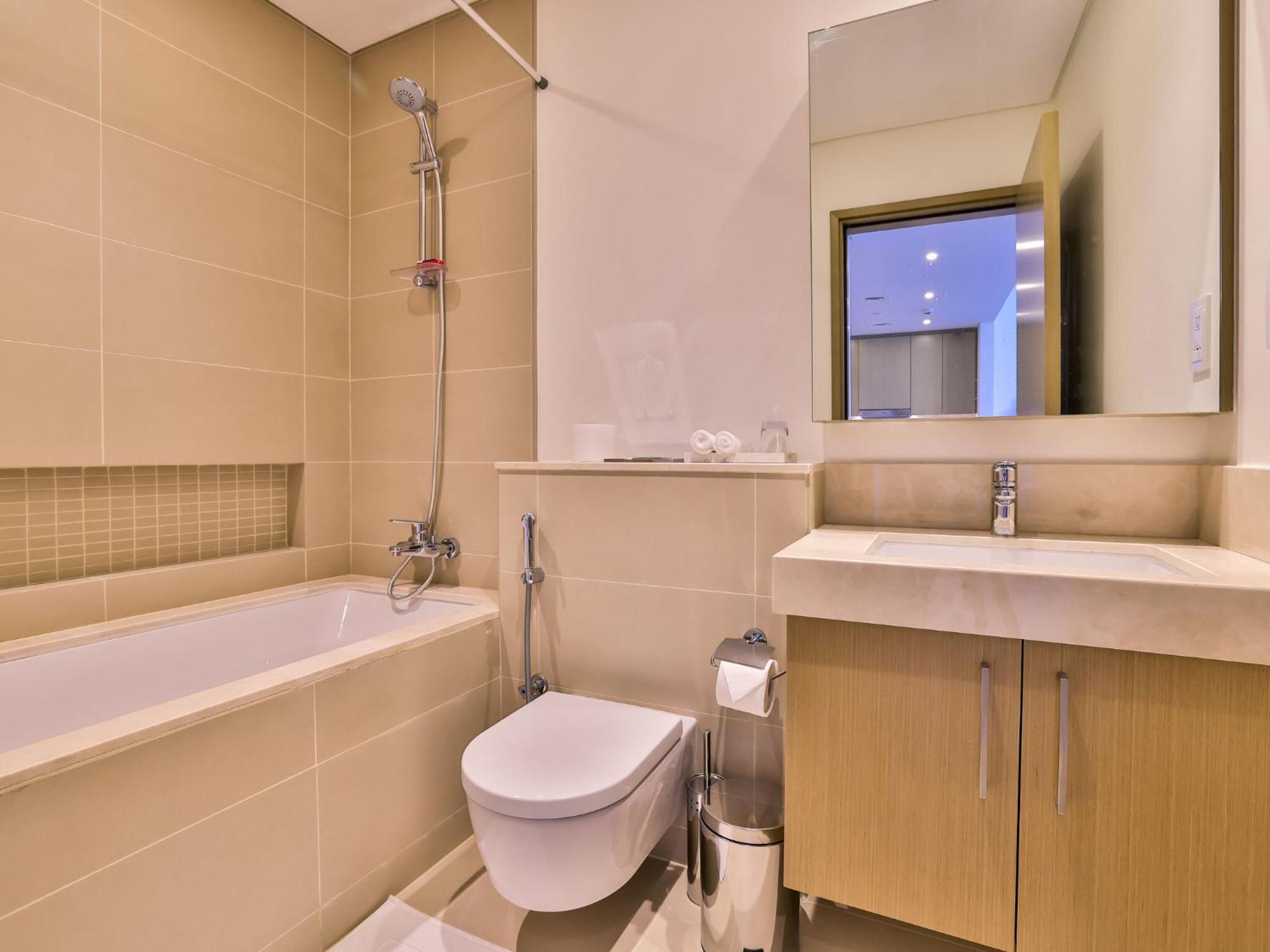 Luxurious Apartments Dubai Marina Views Pool Gym By Sojo Stay Exterior photo