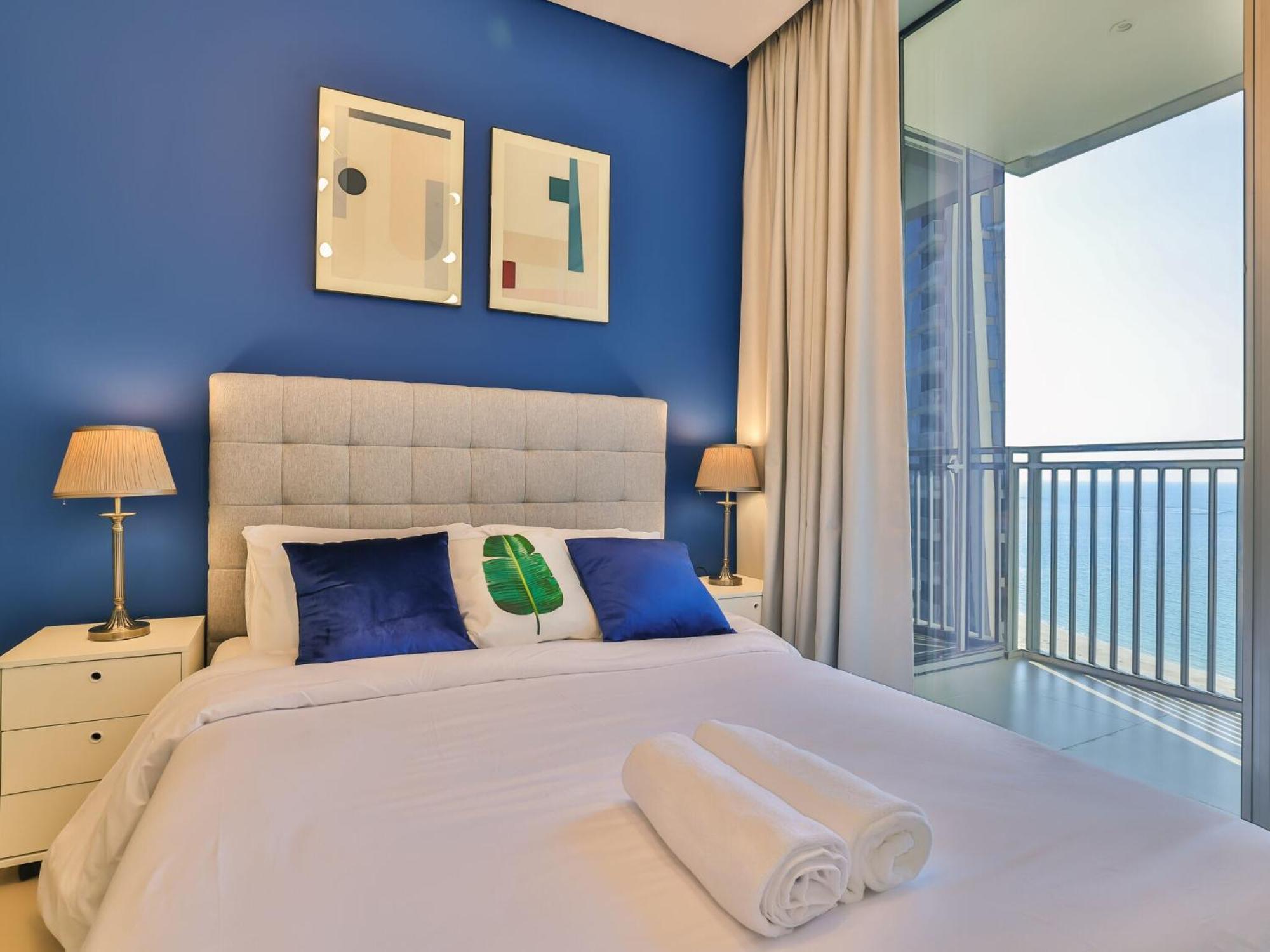 Luxurious Apartments Dubai Marina Views Pool Gym By Sojo Stay Exterior photo