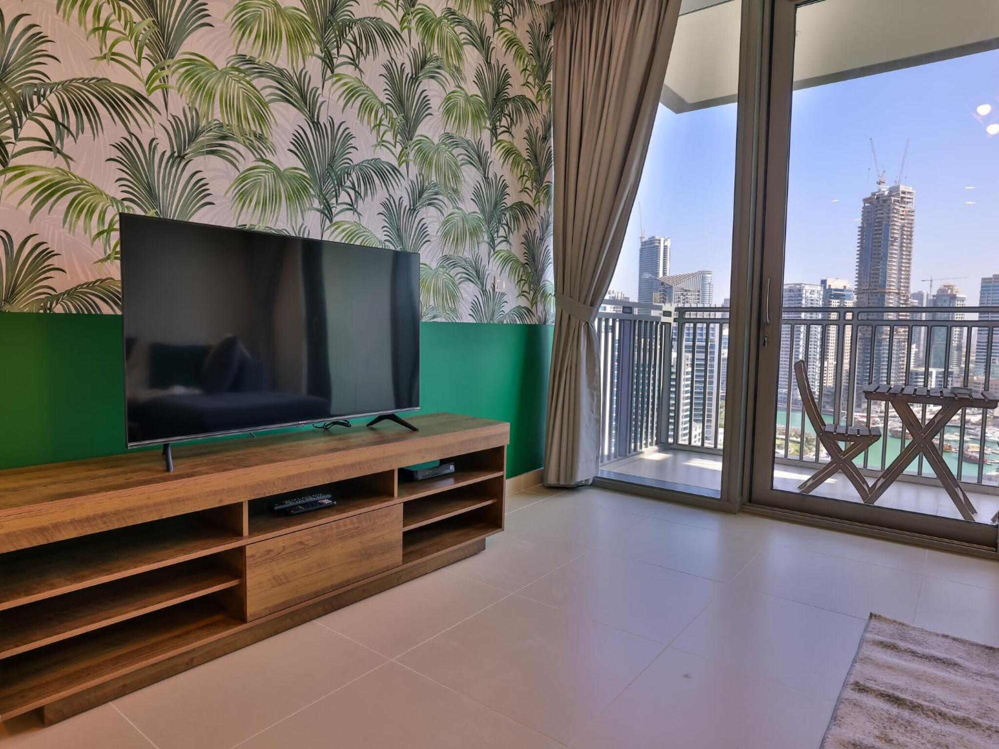 Luxurious Apartments Dubai Marina Views Pool Gym By Sojo Stay Exterior photo