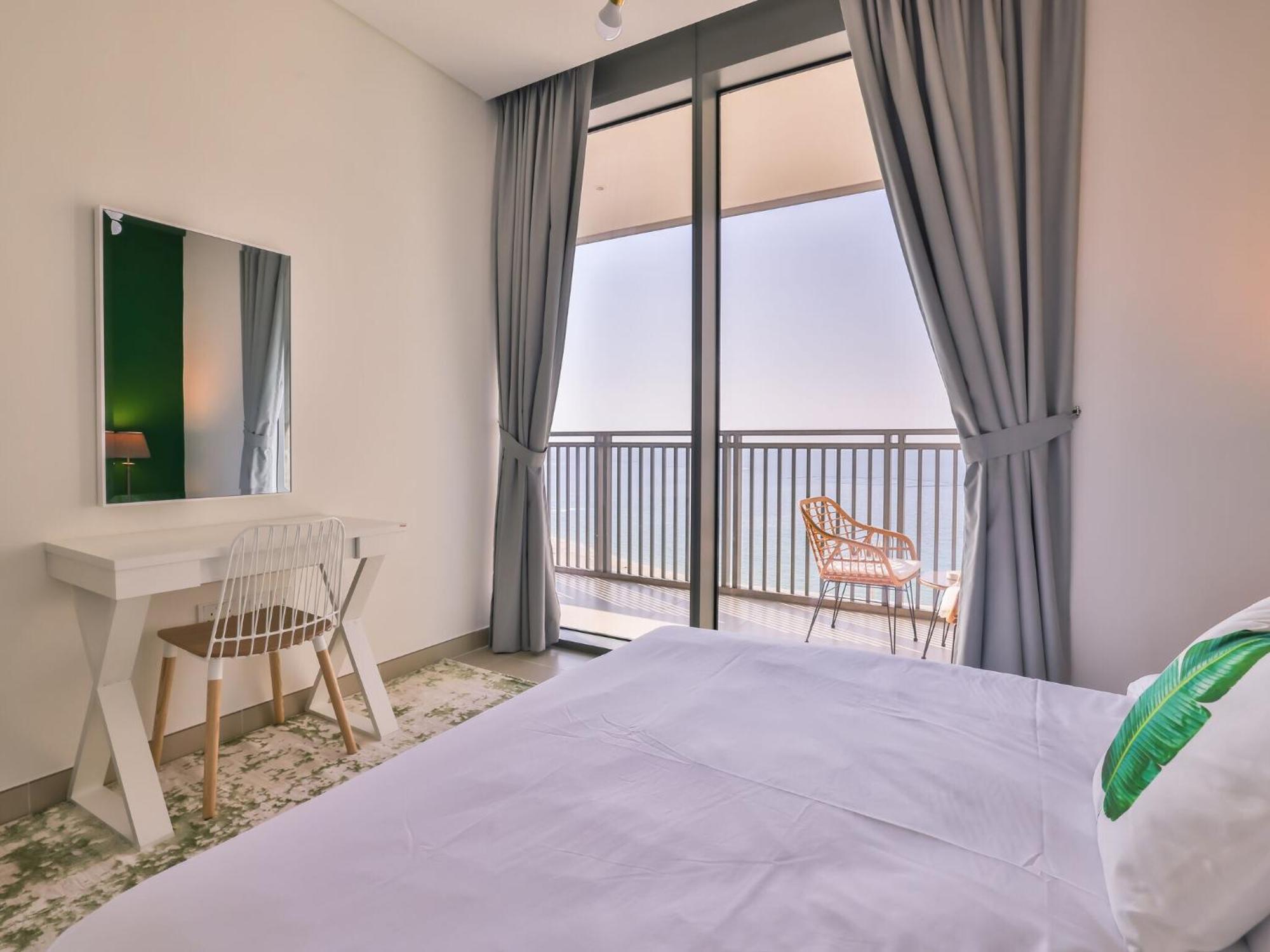 Luxurious Apartments Dubai Marina Views Pool Gym By Sojo Stay Exterior photo