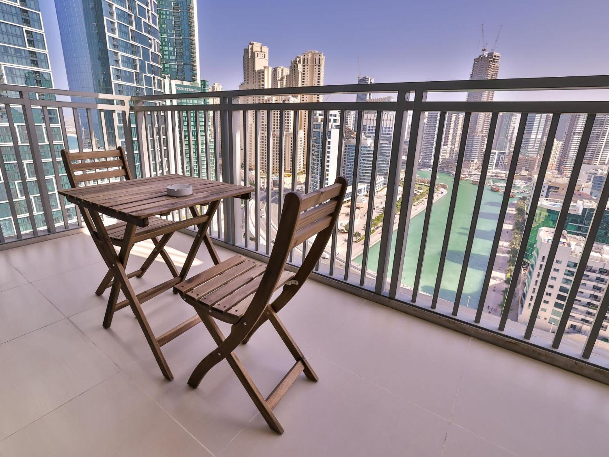 Luxurious Apartments Dubai Marina Views Pool Gym By Sojo Stay Exterior photo